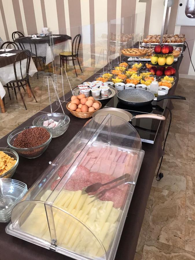 Hotel Giordo Rimini Luaran gambar