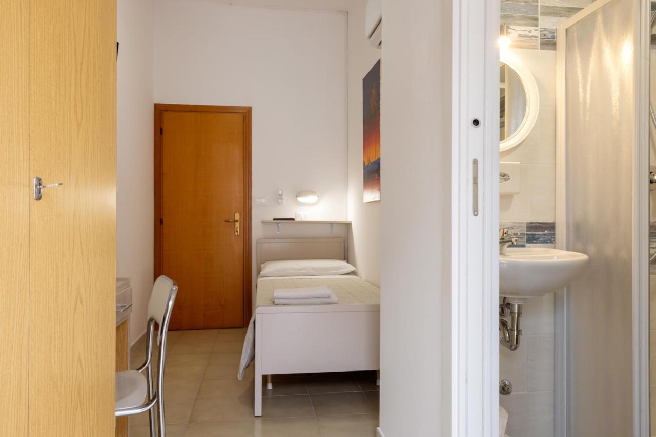 Hotel Giordo Rimini Luaran gambar