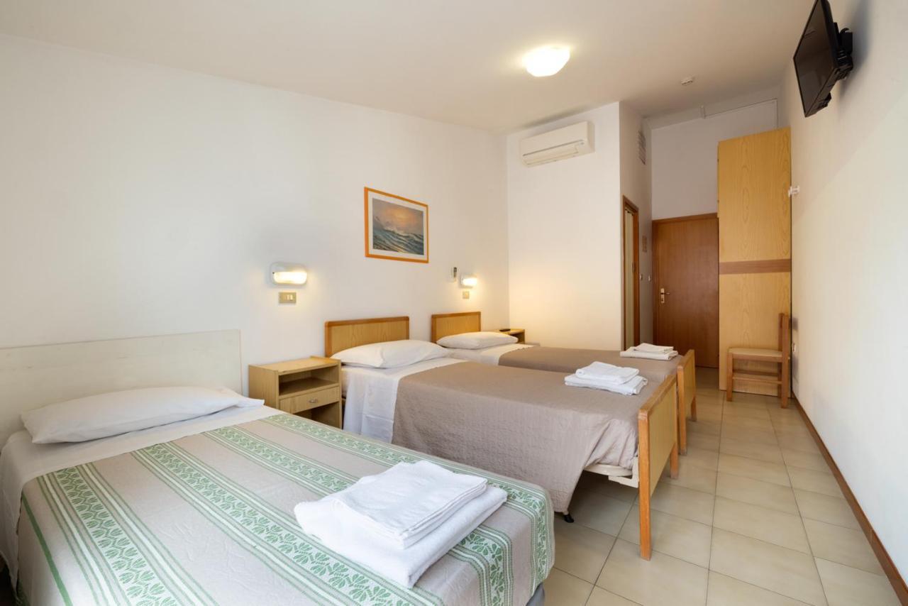 Hotel Giordo Rimini Luaran gambar